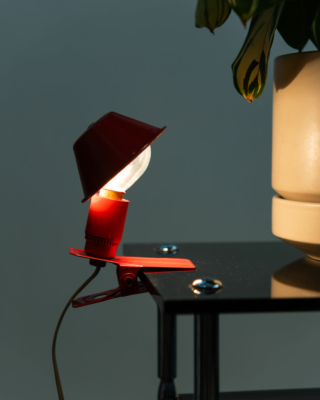Vintage Luxus mushroom clip lamp in cherry red, 1970s Spanish Space Age design. Vecino Shop