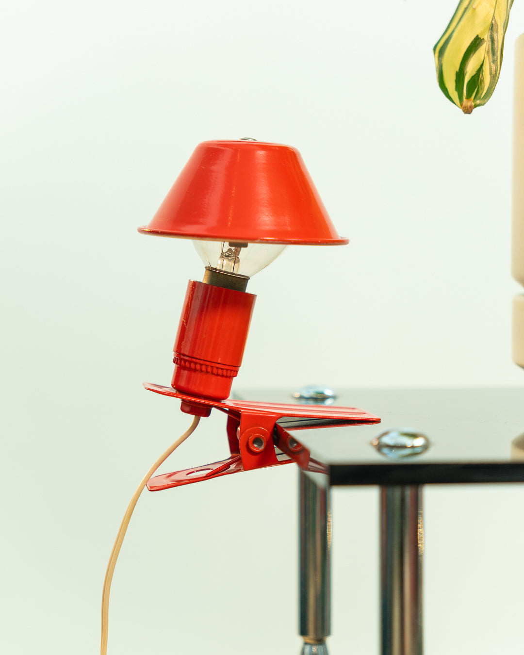 Vintage Luxus mushroom clip lamp in cherry red, 1970s Spanish Space Age design. Vecino Shop