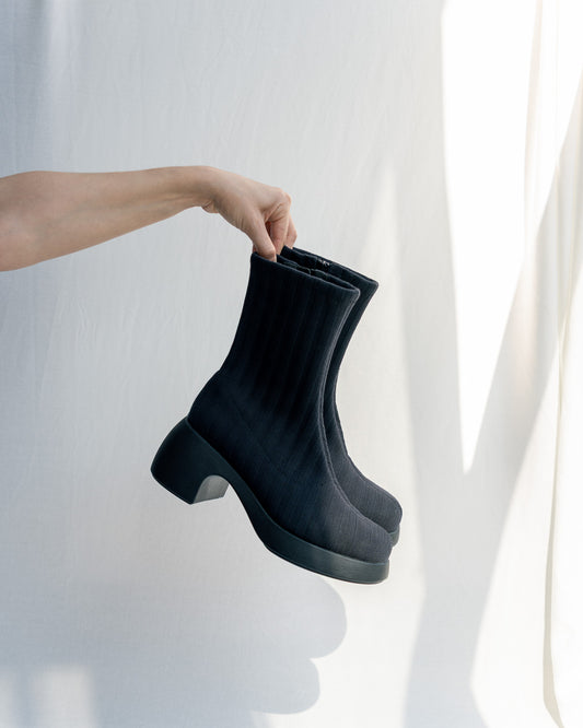 New Thelma Camper Tencell Lyocell ankle boots, size 39 EU / 8.5-9 US, stylish and comfortable footwear for women - Vecino Shop