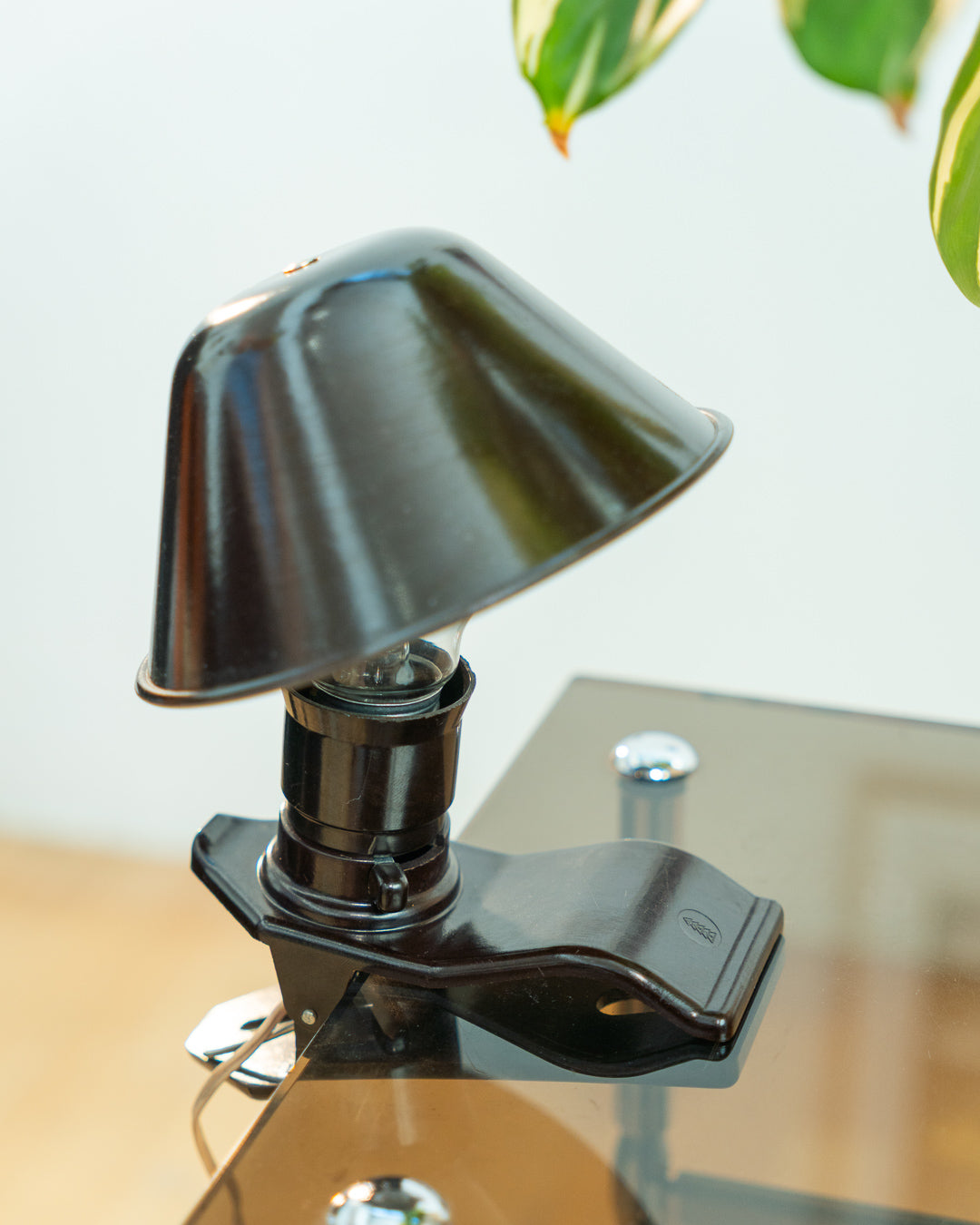 Vintage Luxus XL mushroom clip lamp 1970s in dark brown and black metal, Space Age design with oversized mushroom shade, Spanish vintage lighting – Vecino Shop
