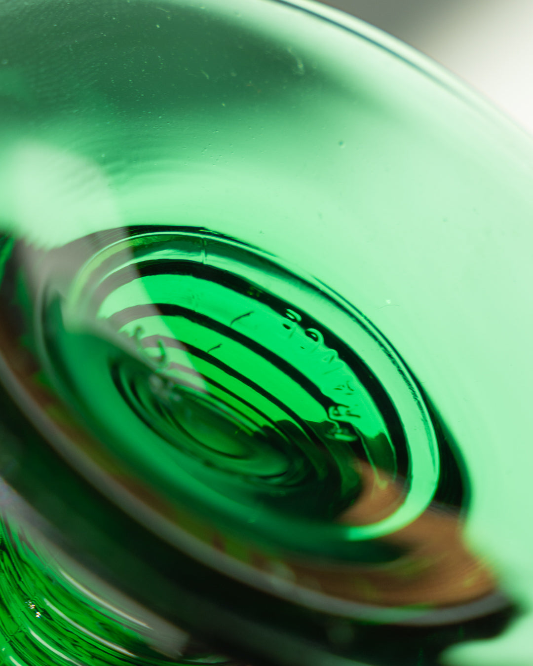 Set of 6 vintage 1970s Arc France wine glasses with green stems – Vecino Shop