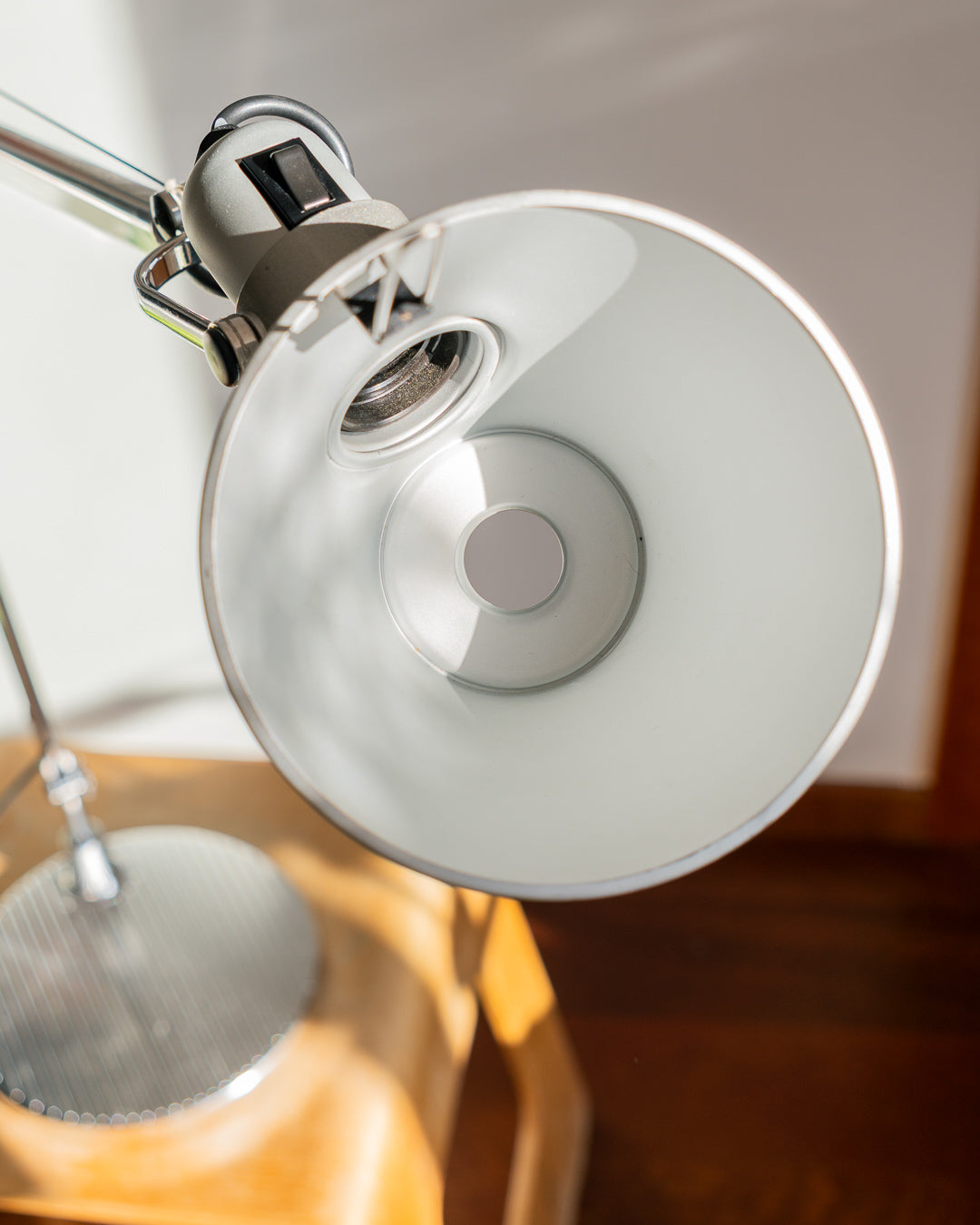 Artemide Tolomeo Tavolo adjustable aluminum desk lamp with articulated arms, Italian design