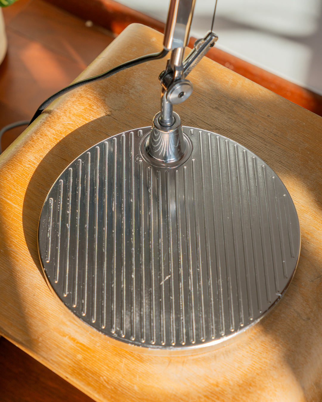 Artemide Tolomeo Tavolo adjustable aluminum desk lamp with articulated arms, Italian design