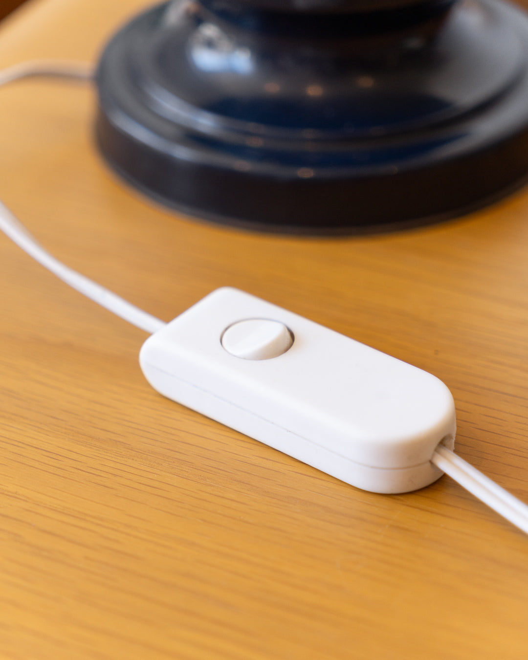 Vintage Space Age Opalina deep blue table lamp, 1970s, very good condition. Vecino Shop