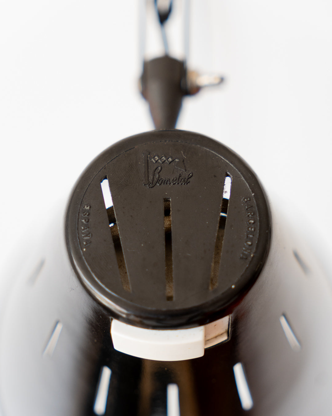 Vintage 1940s–50s Bometal Barcelona scissor wall lamp – industrial metal arm and enamel shade | Vecino Shop