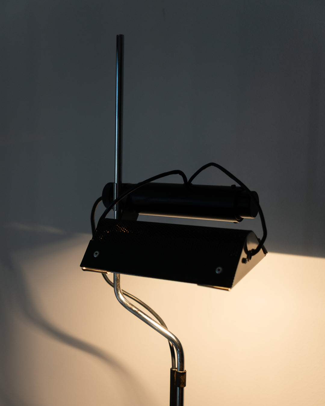 Vintage Carpyen H19 black and chrome floor lamp with dimmer, Spain, 1970s – Vecino Shop