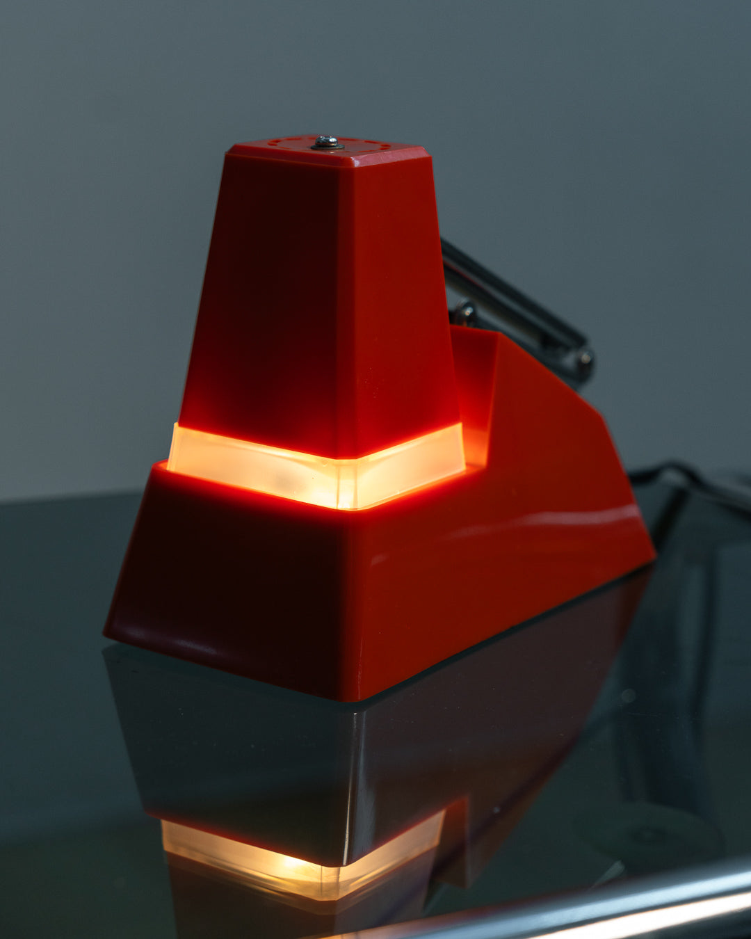 Rare vintage Cleve-Lite JetSet folding lamp in orange plastic. 1970s space age design with night light function. Includes original box– Vecino Shop