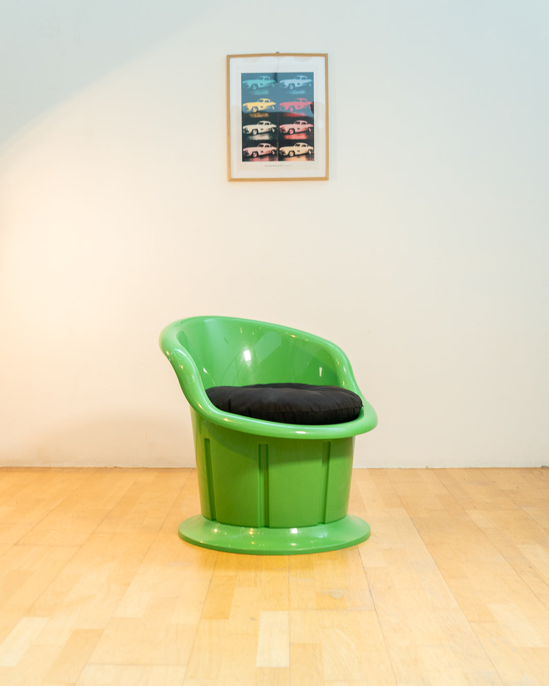 IKEA POPTORP 90s chair, green plastic, storage under seat, perfect for small spaces. Vecino Shop