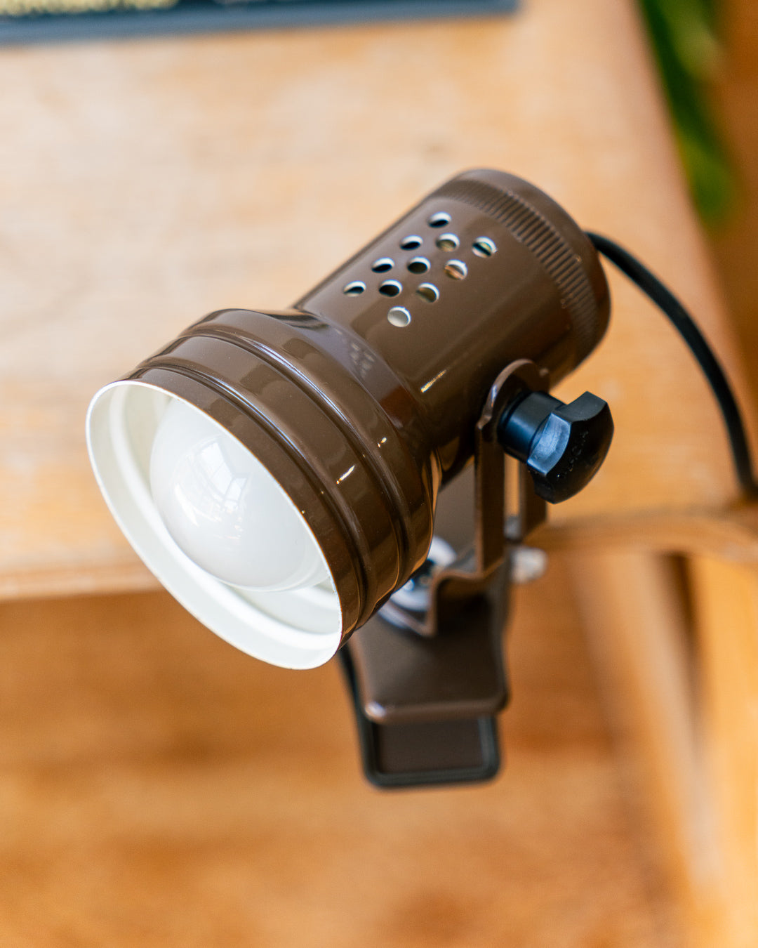 Vintage 1980s Macia brown metal clip lamp, Catalonia, Spain – Vecino Shop