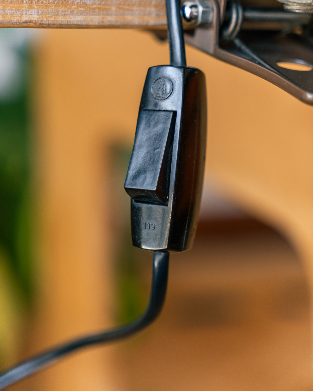 Vintage 1980s Macia brown metal clip lamp, Catalonia, Spain – Vecino Shop