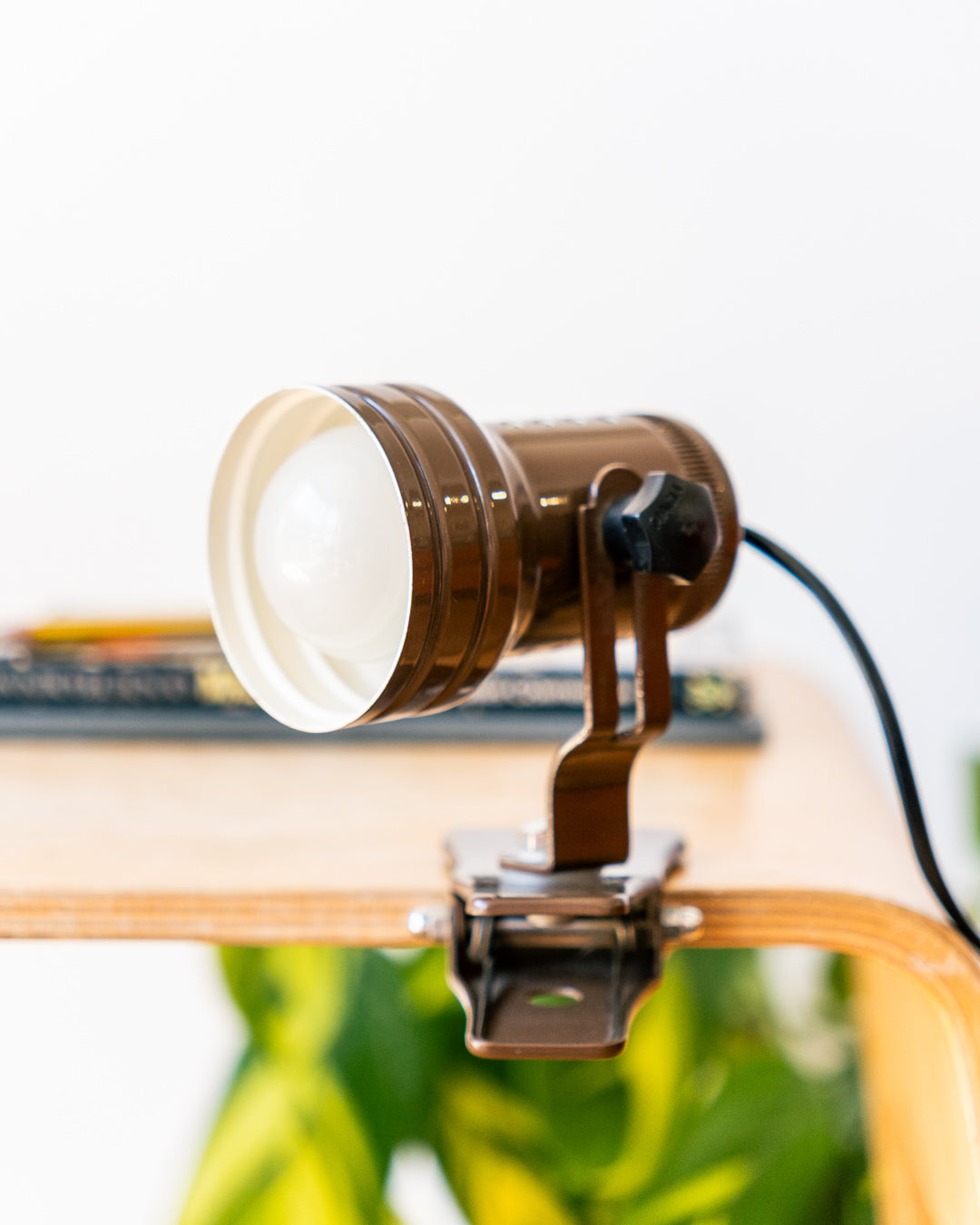 Vintage 1980s Macia brown metal clip lamp, Catalonia, Spain – Vecino Shop