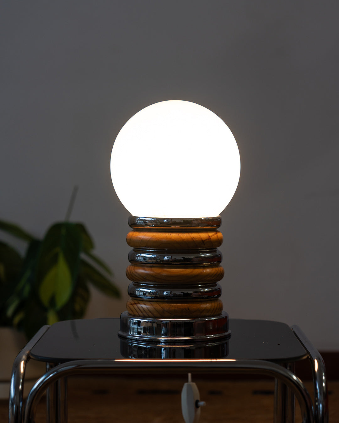 Space age table lamp with white opaline shade, chrome and wood base – Vecino Shop