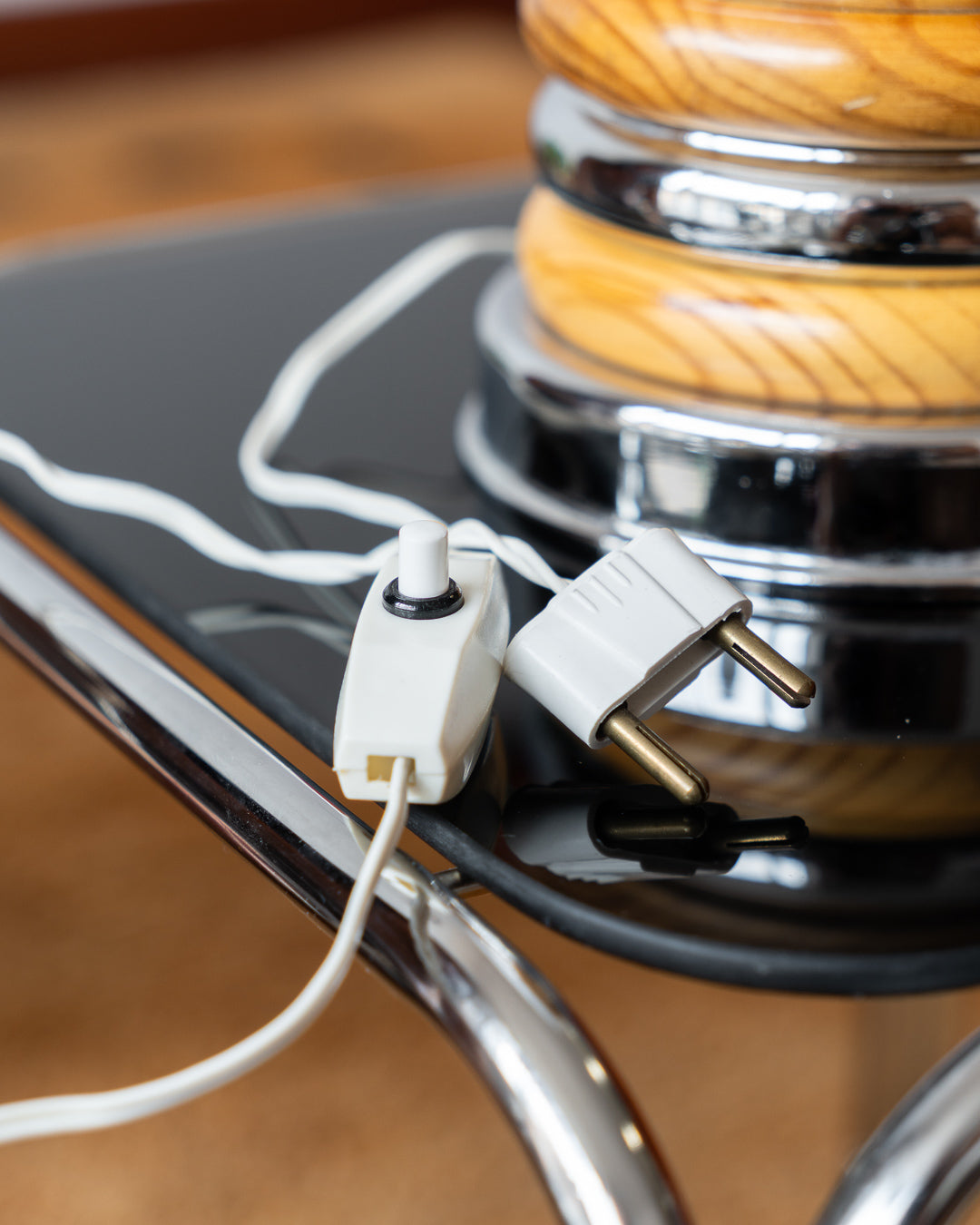 Space age table lamp with white opaline shade, chrome and wood base – Vecino Shop