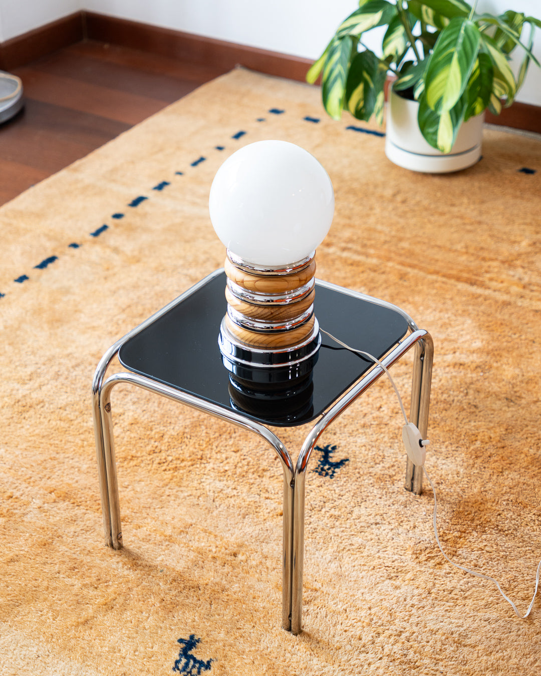 Space age table lamp with white opaline shade, chrome and wood base – Vecino Shop