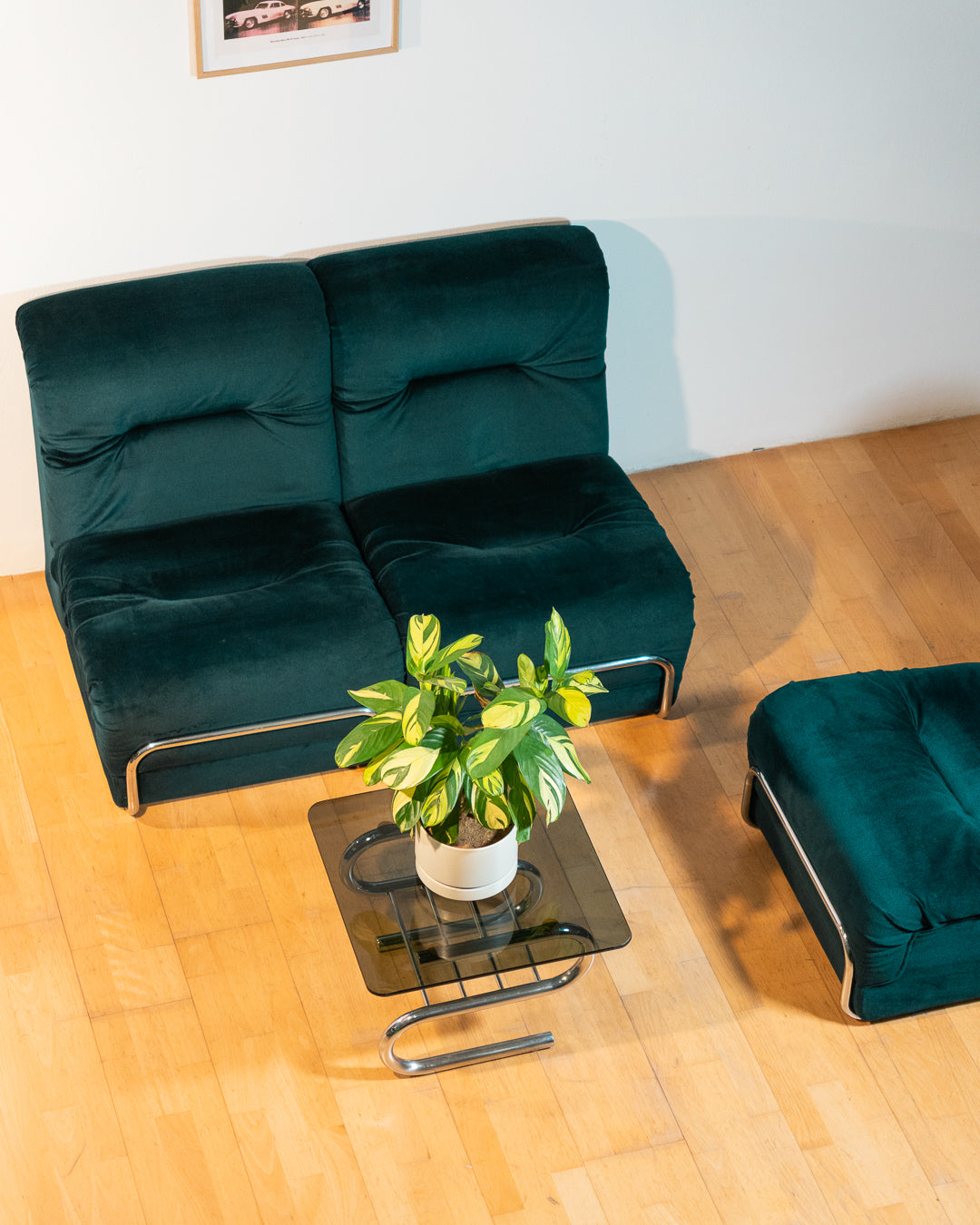 Vintage emerald green modular sectional sofa with tubular chrome structure, 1970s design, very good vintage condition. Vecino Shop