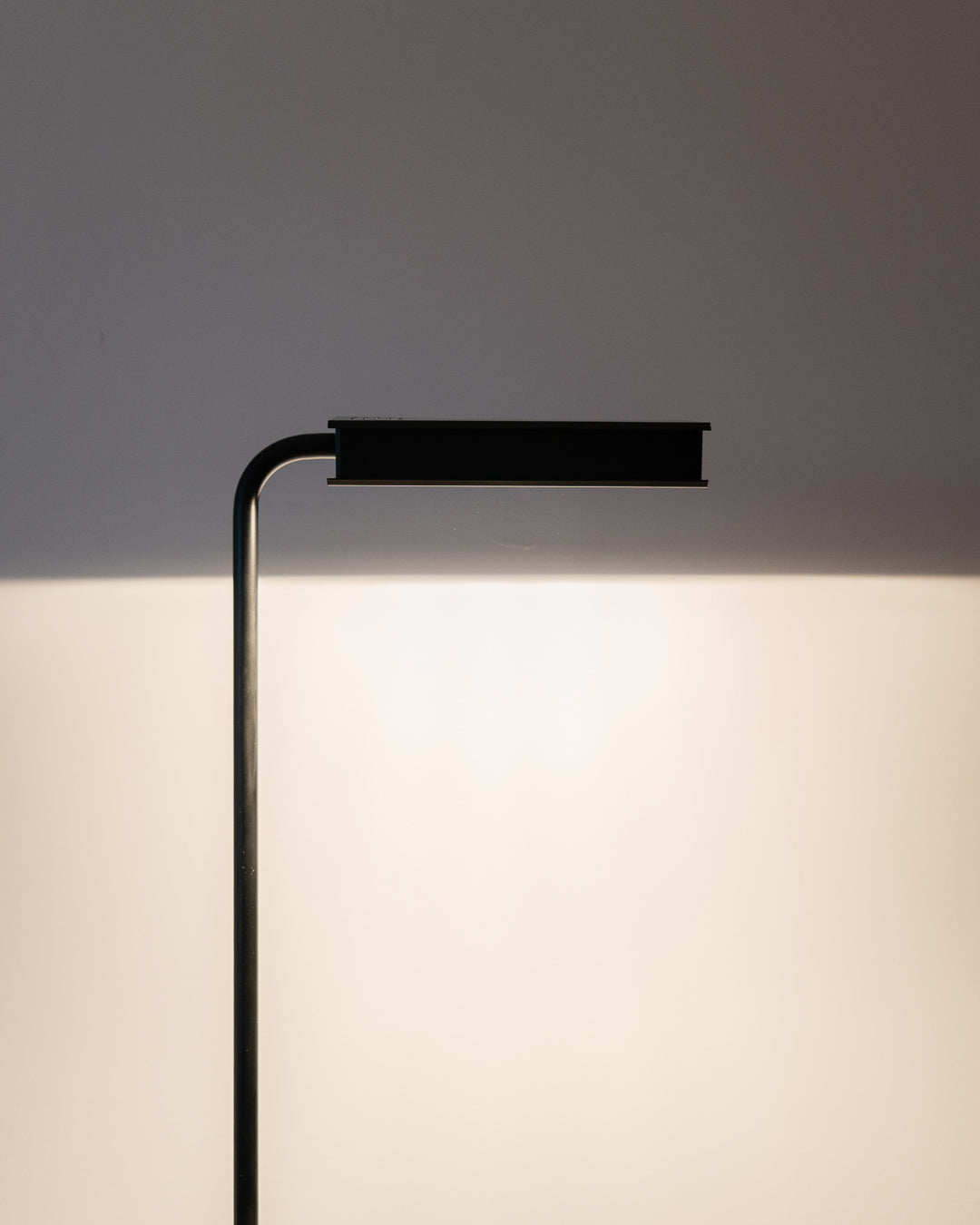 Vintage Retrolux Milano black floor lamp with book-style shade, halogen, foot dimmer, Italy – Vecino Shop