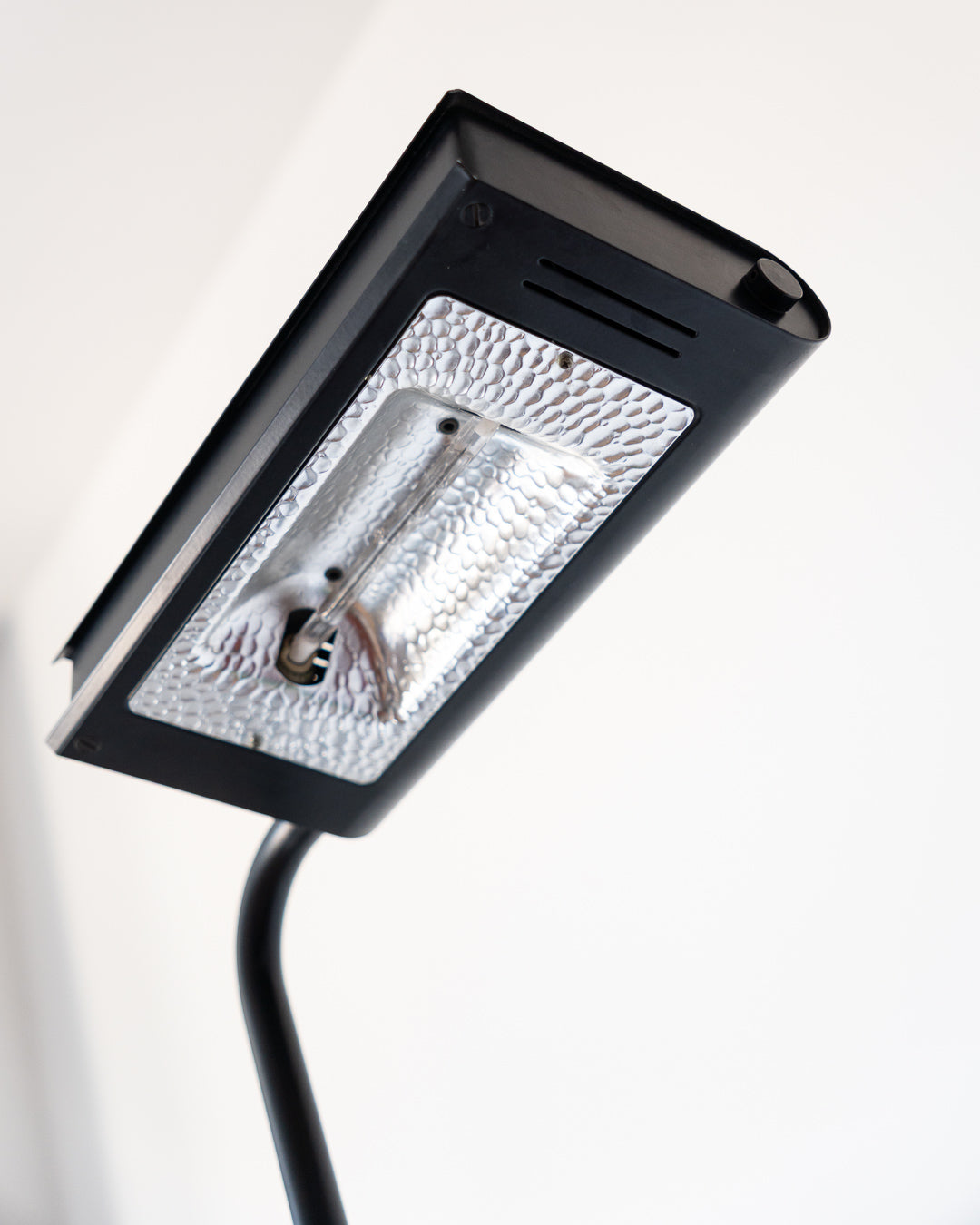 Vintage Retrolux Milano black floor lamp with book-style shade, halogen, foot dimmer, Italy – Vecino Shop