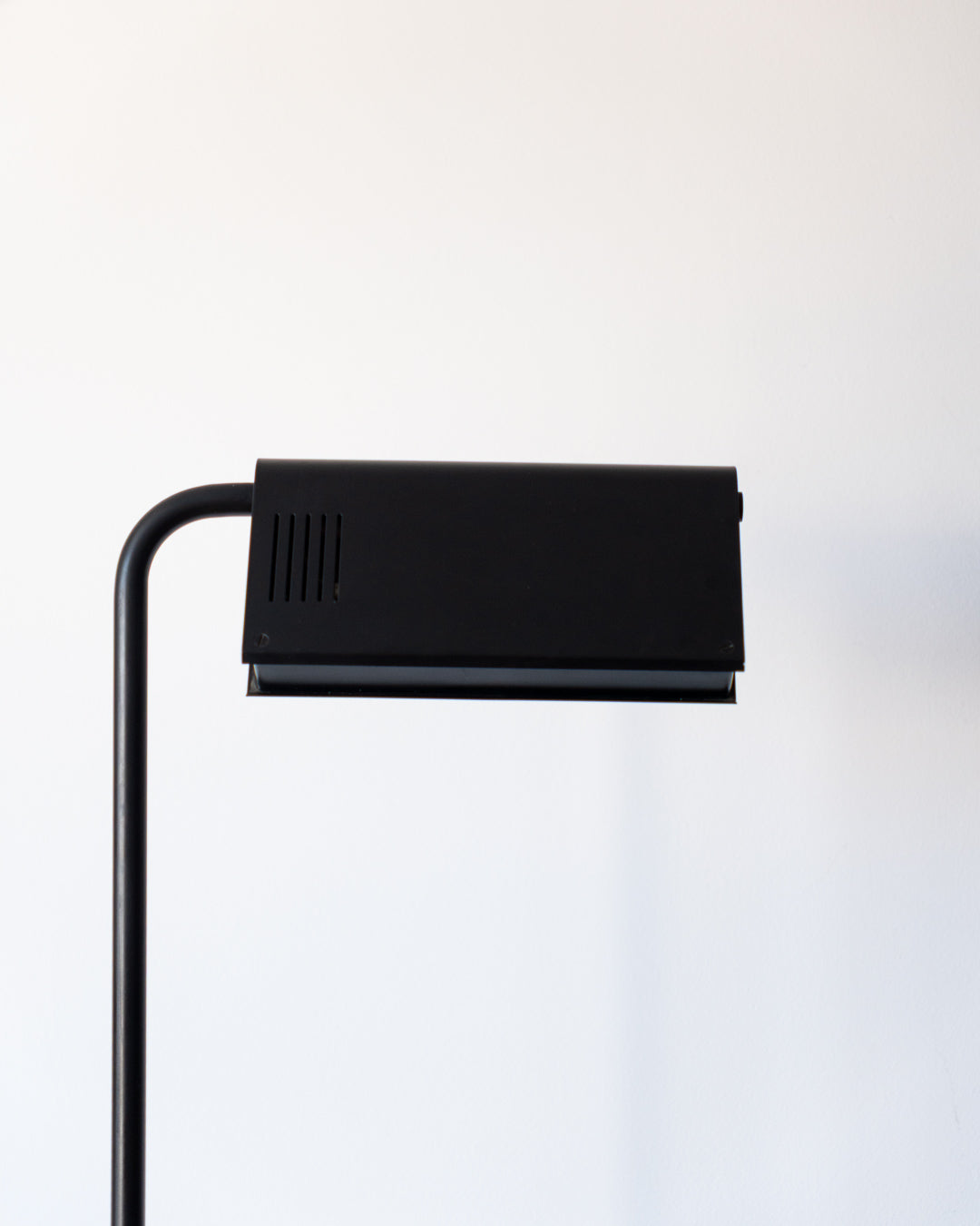 Vintage Retrolux Milano black floor lamp with book-style shade, halogen, foot dimmer, Italy – Vecino Shop