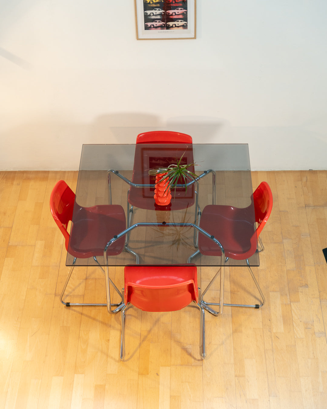 Rare 1970s Space Age dining table with tubular chrome frame and smoked glass top. Vintage piece in excellent condition. Vecino Shop