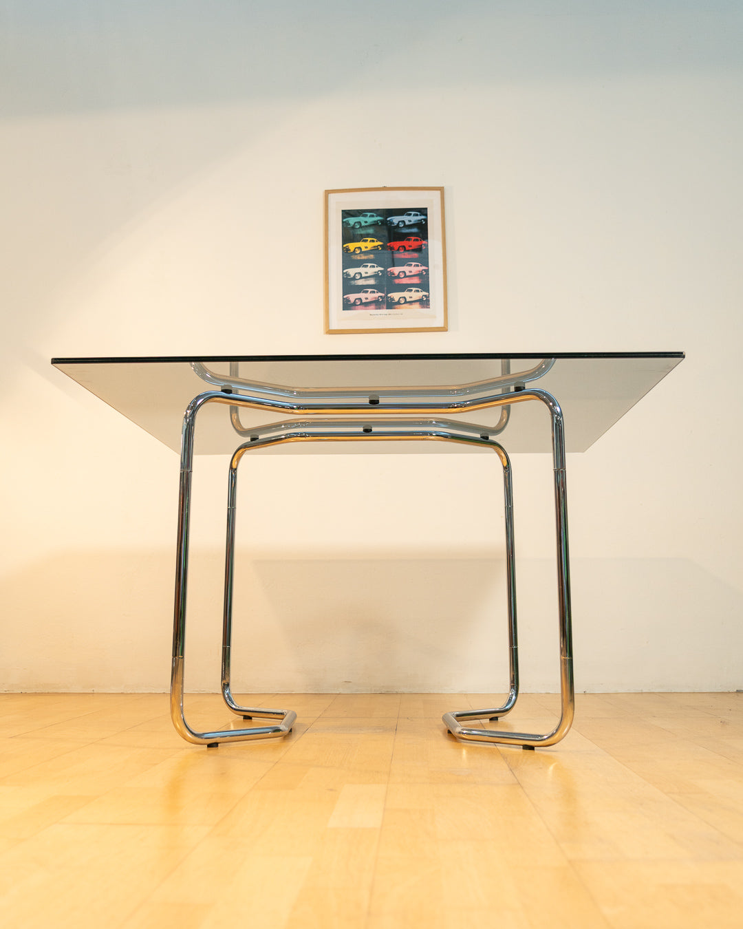 Rare 1970s Space Age dining table with tubular chrome frame and smoked glass top. Vintage piece in excellent condition. Vecino Shop