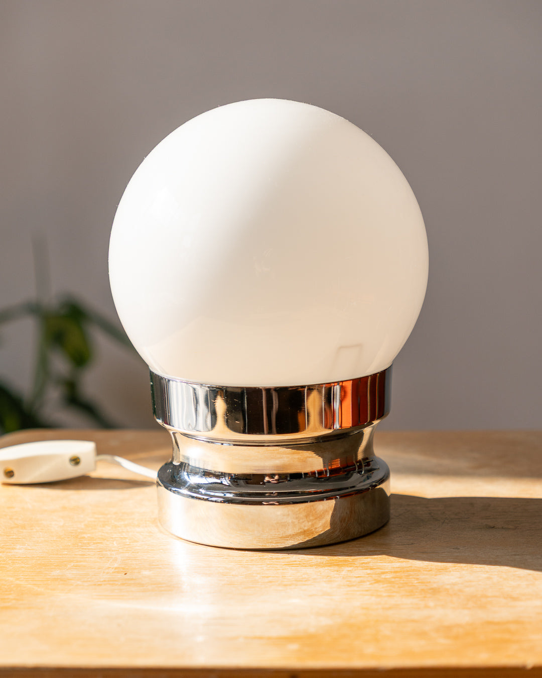 Vintage 1970s Space Age chrome and opaline glass table lamp with original switch – Vecino Shop