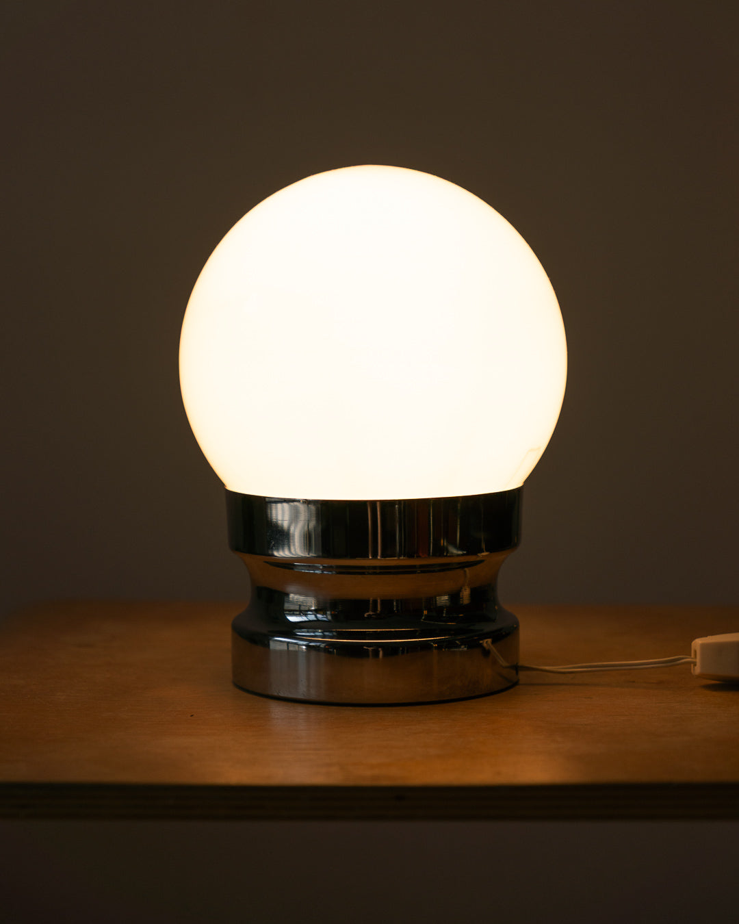 Vintage 1970s Space Age chrome and opaline glass table lamp with original switch – Vecino Shop