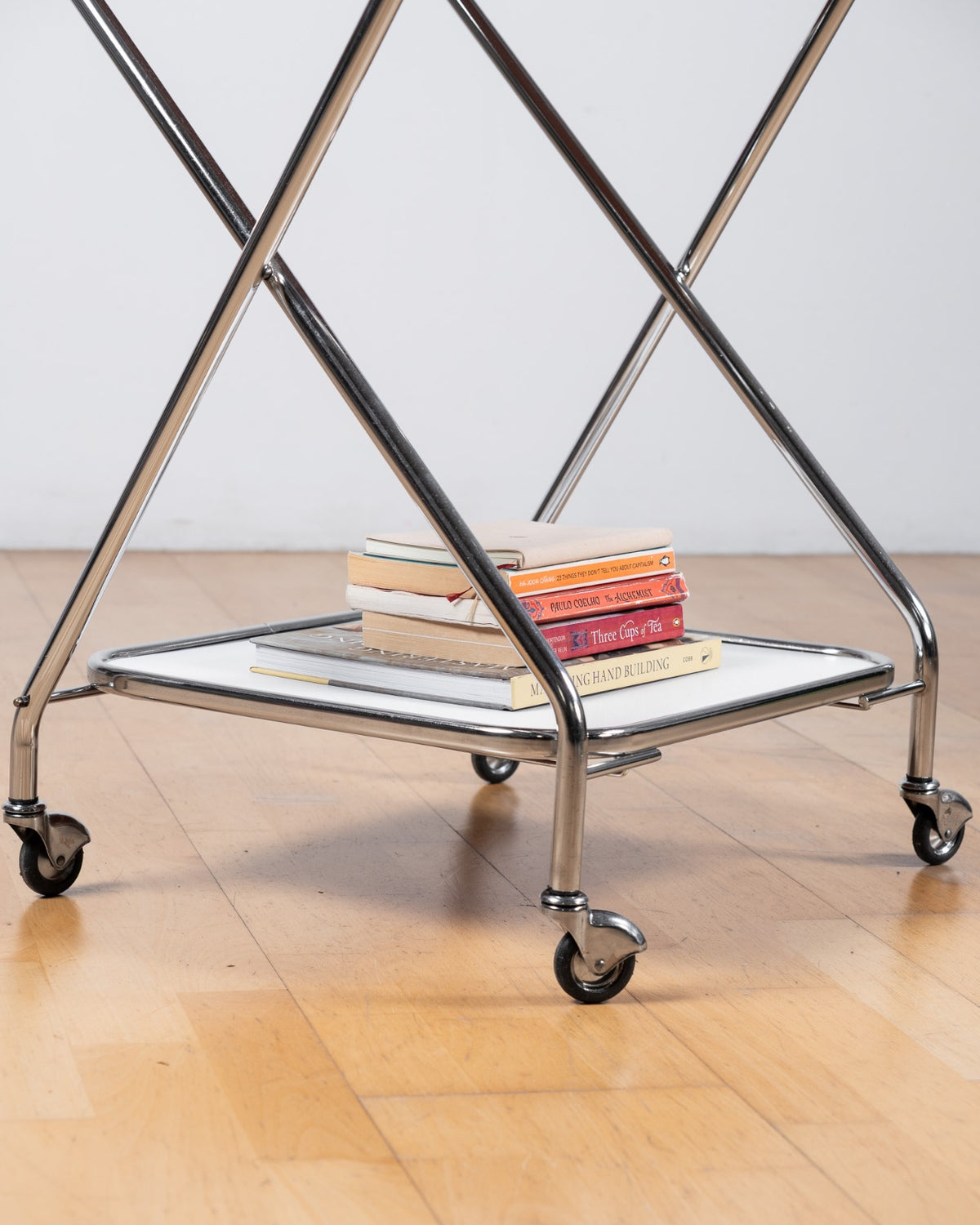 Vintage 1970s white Formica folding two-tier trolley with chrome X-shaped tubular frame and castors – Vecino Shop