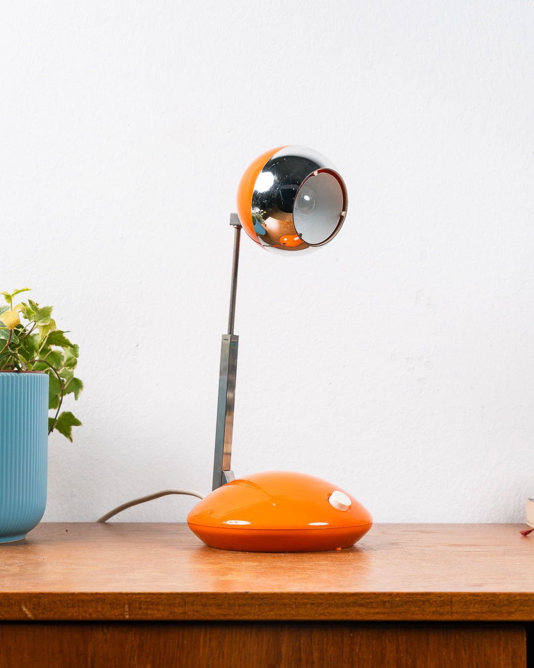 Vintage 1970s orange and chrome Eichhoff-Werke eyeball table lamp with telescopic arm and domed base – Vecino Shop