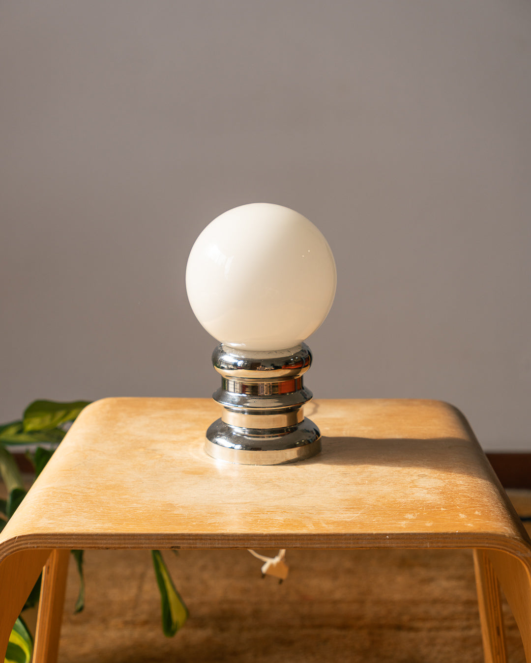 Vintage 1970s Space Age table lamp with chrome metal base & white opaline glass shade – Vecino Shop