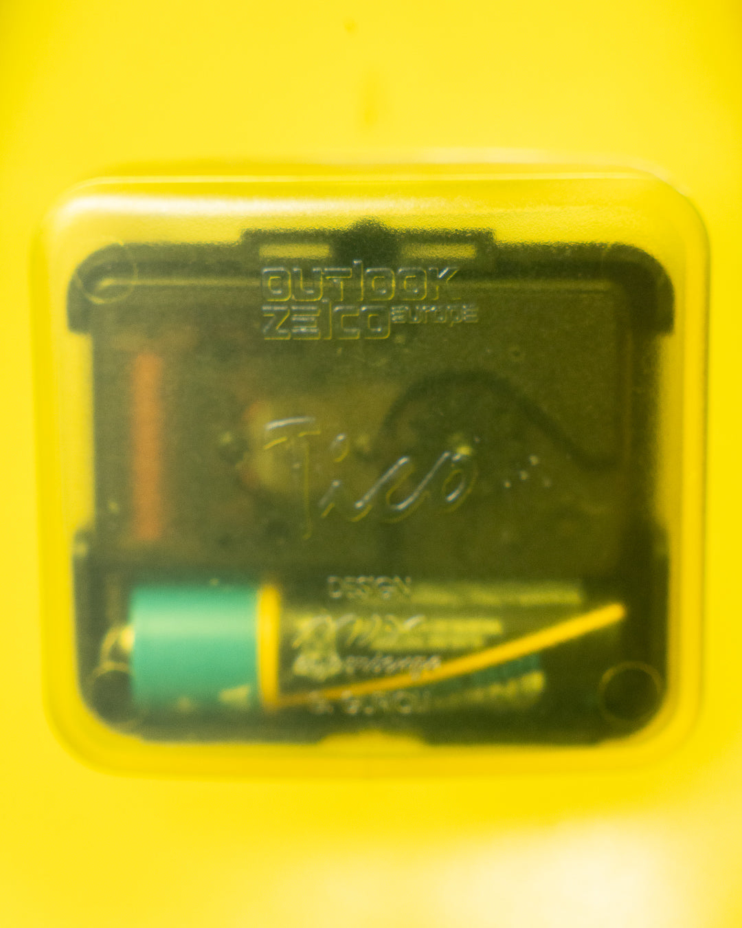 Vintage 1990s Outlook Design table clock by Giorgio Gurioli, rare and unique, inspired by Panton curves.