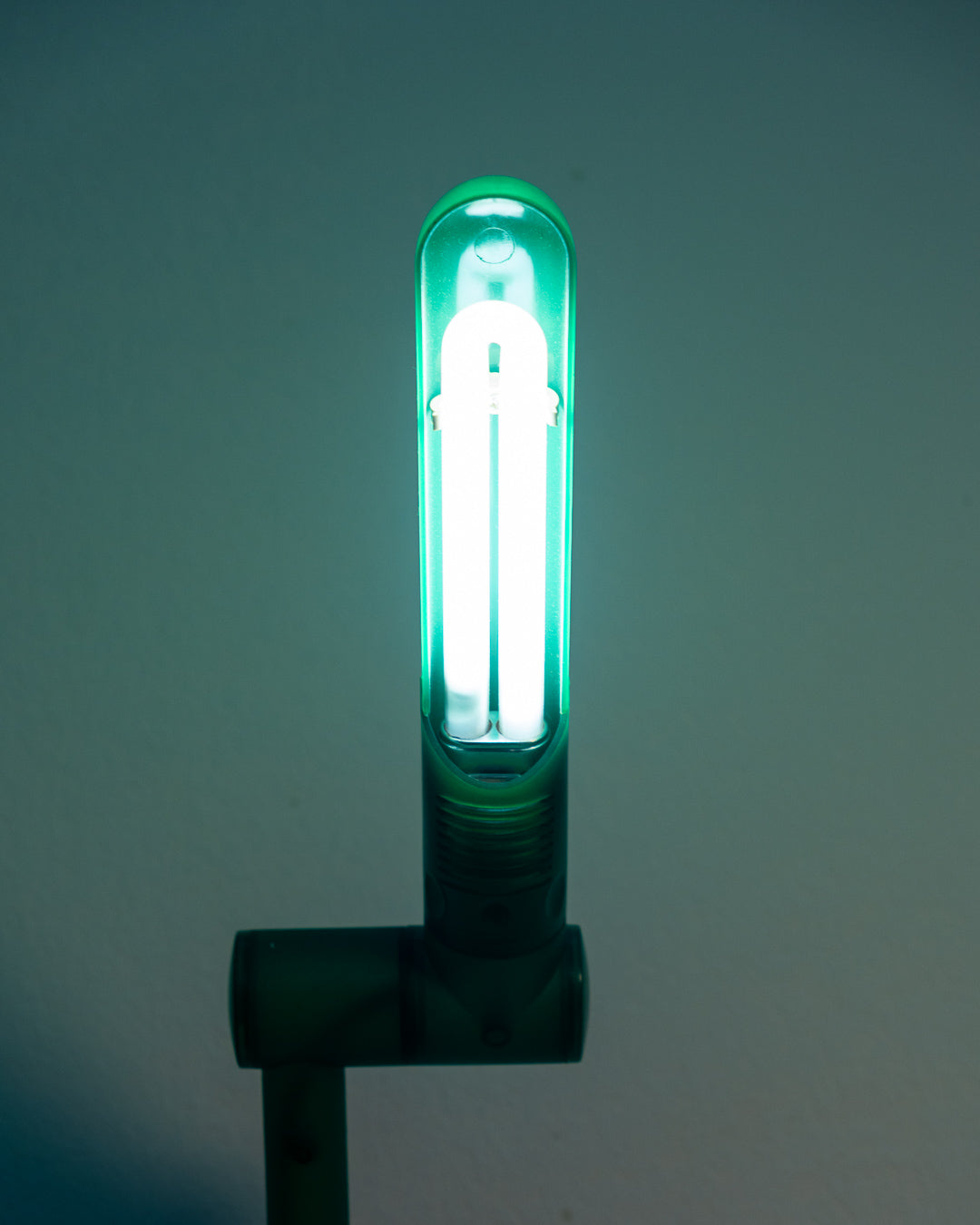 Vintage translucent green plastic foldable Pop Art lamp from the 1990s with fluorescent bulb. Vecino Shop
