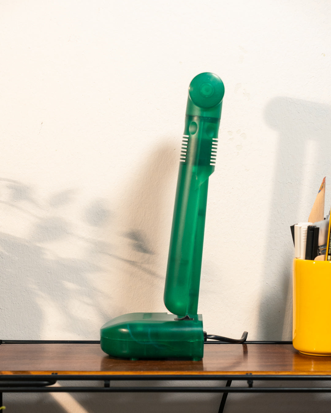 Vintage translucent green plastic foldable Pop Art lamp from the 1990s with fluorescent bulb. Vecino Shop