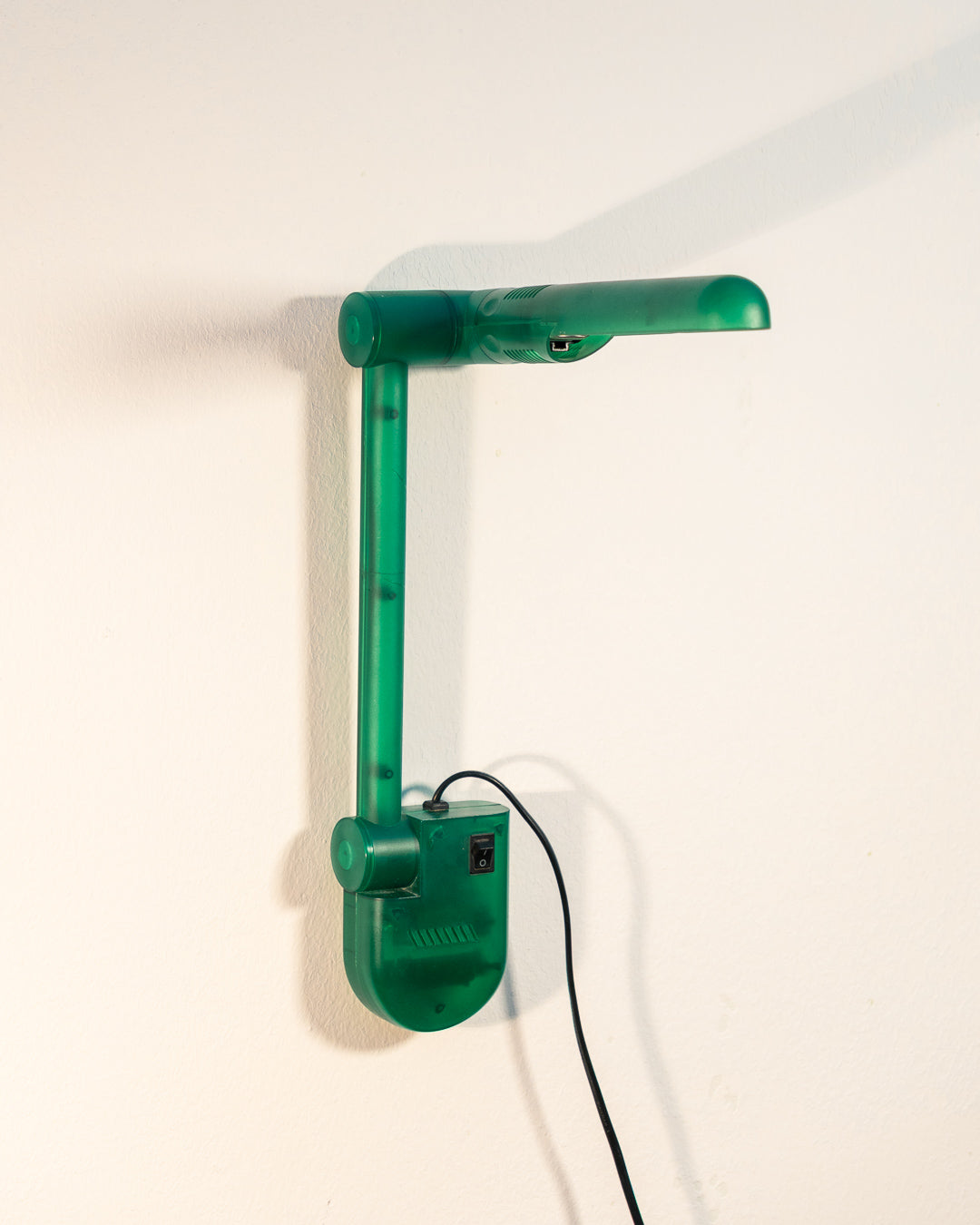 Vintage translucent green plastic foldable Pop Art lamp from the 1990s with fluorescent bulb. Vecino Shop
