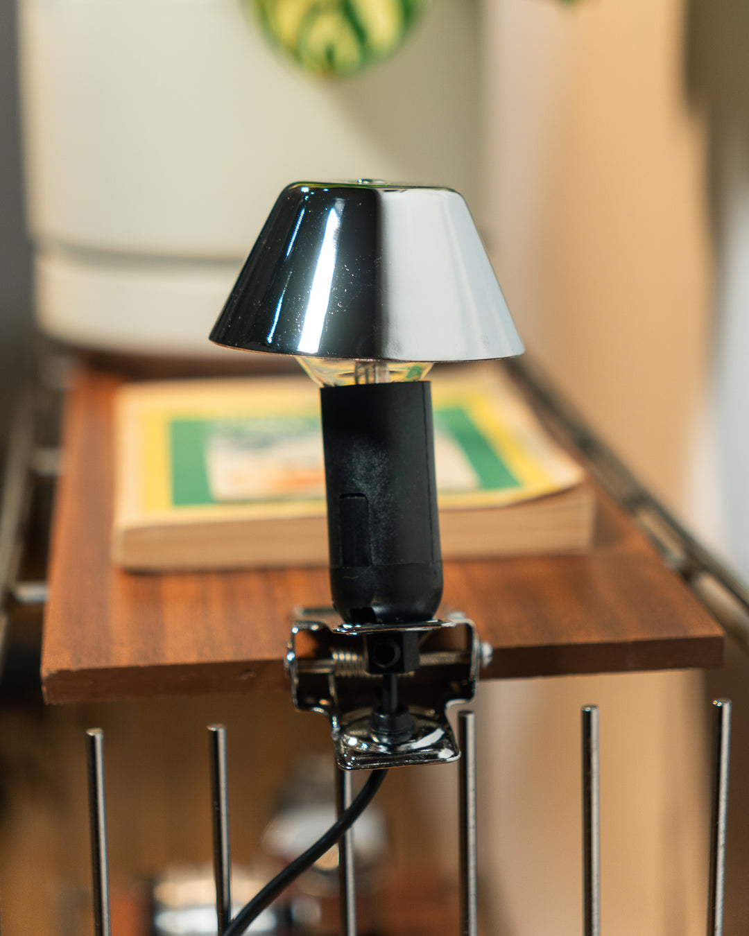 Rare vintage chrome clamp lamp with mushroom style shade, direct bulb fitting, Space Age look. Vecino Shop