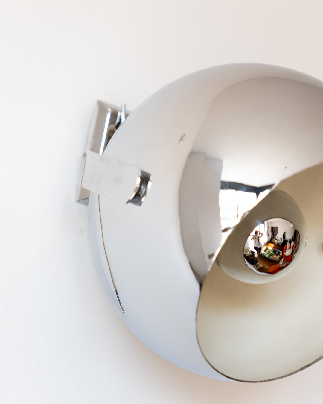 Vintage 1970s chrome eyeball wall lamp – XL size, polished finish – Vecino Shop