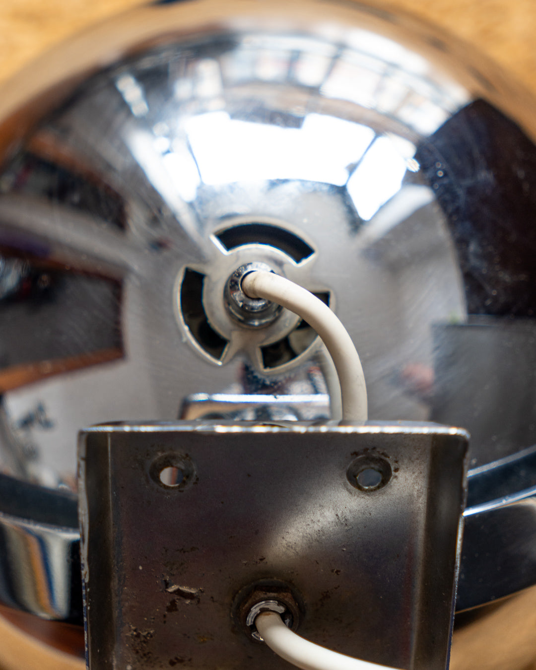 Vintage 1970s chrome eyeball wall lamp – XL size, polished finish – Vecino Shop