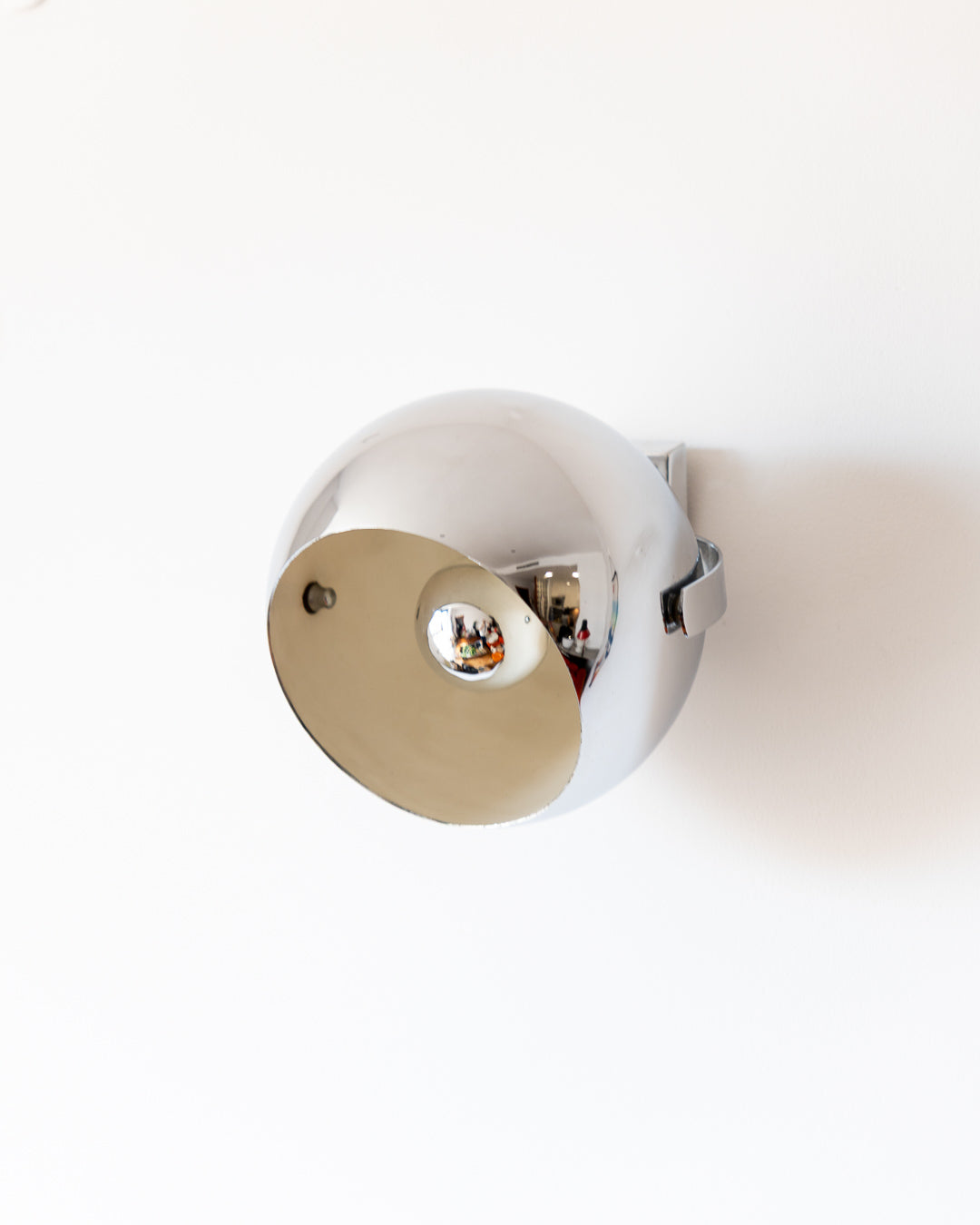 Vintage 1970s chrome eyeball wall lamp – XL size, polished finish – Vecino Shop2