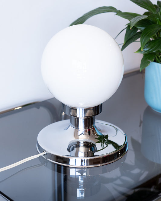Vintage Estiluz space age table lamp with white opaline shade and chrome base – Vecino Shop