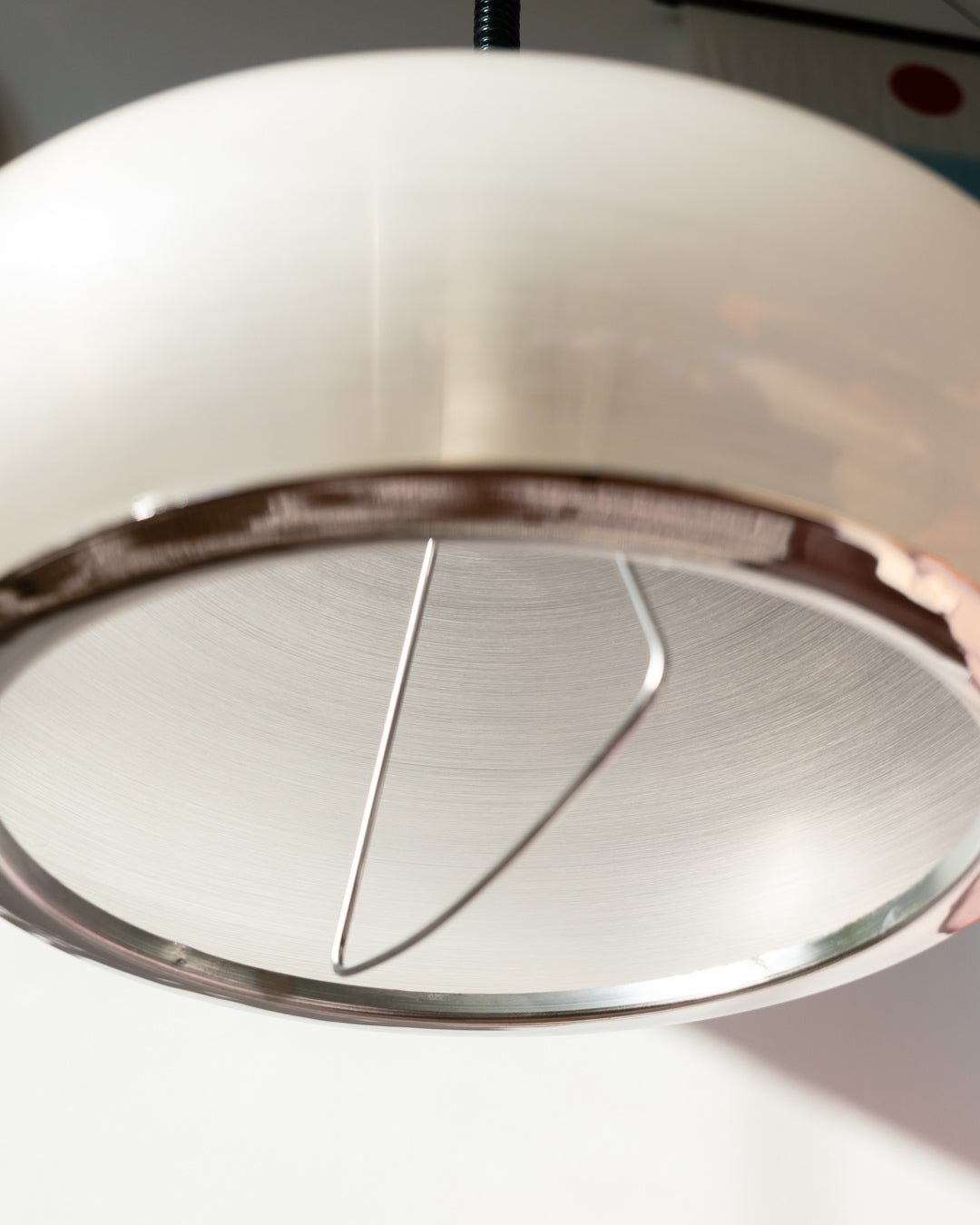 Vintage Space Age extensible ceiling lamp with chrome details and brushed plastic shade – Vecino Shop.