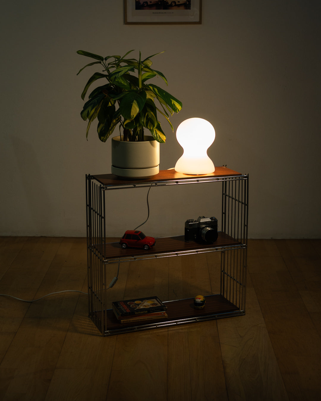 Ivan Jakeš vintage mushroom lamp for Habitat from the 1980s in matte opaline glass with soft ambient glow. Vecino Shop