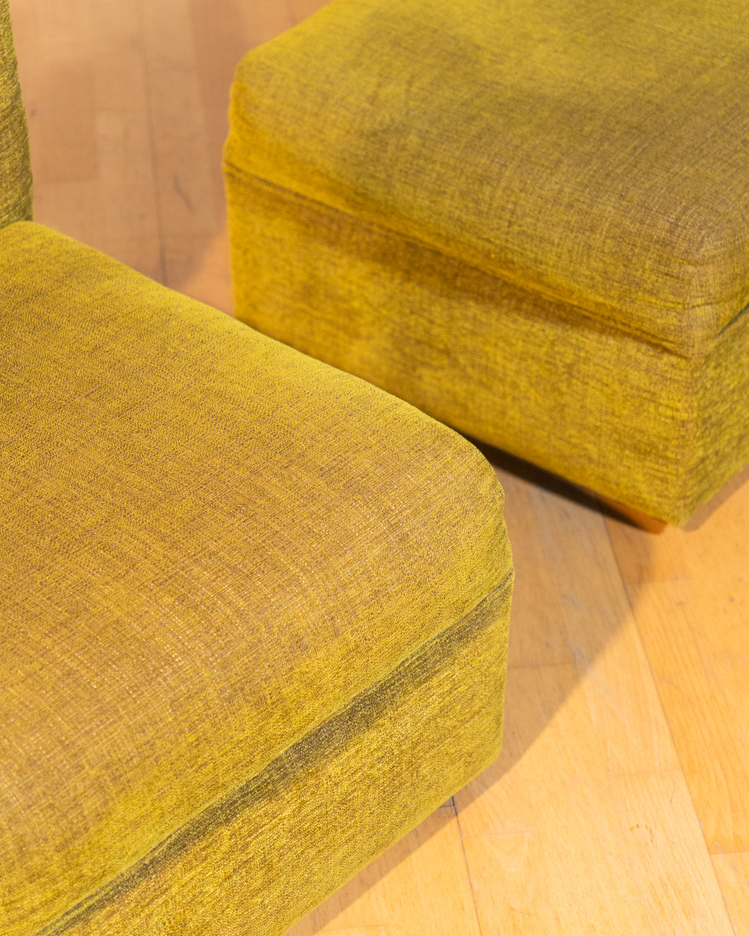 Vintage modular sectional sofa in chartreuse Sheinille fabric. Very good vintage condition, minor age-related wear. Vecino Shop