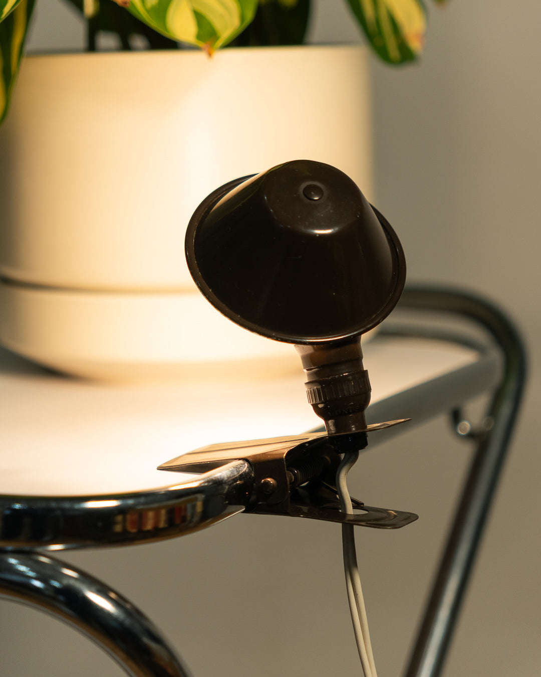 Vintage Luxus mini mushroom clip lamp in dark brown, 1960s Spanish Space Age design with clip base. Vecino Shop