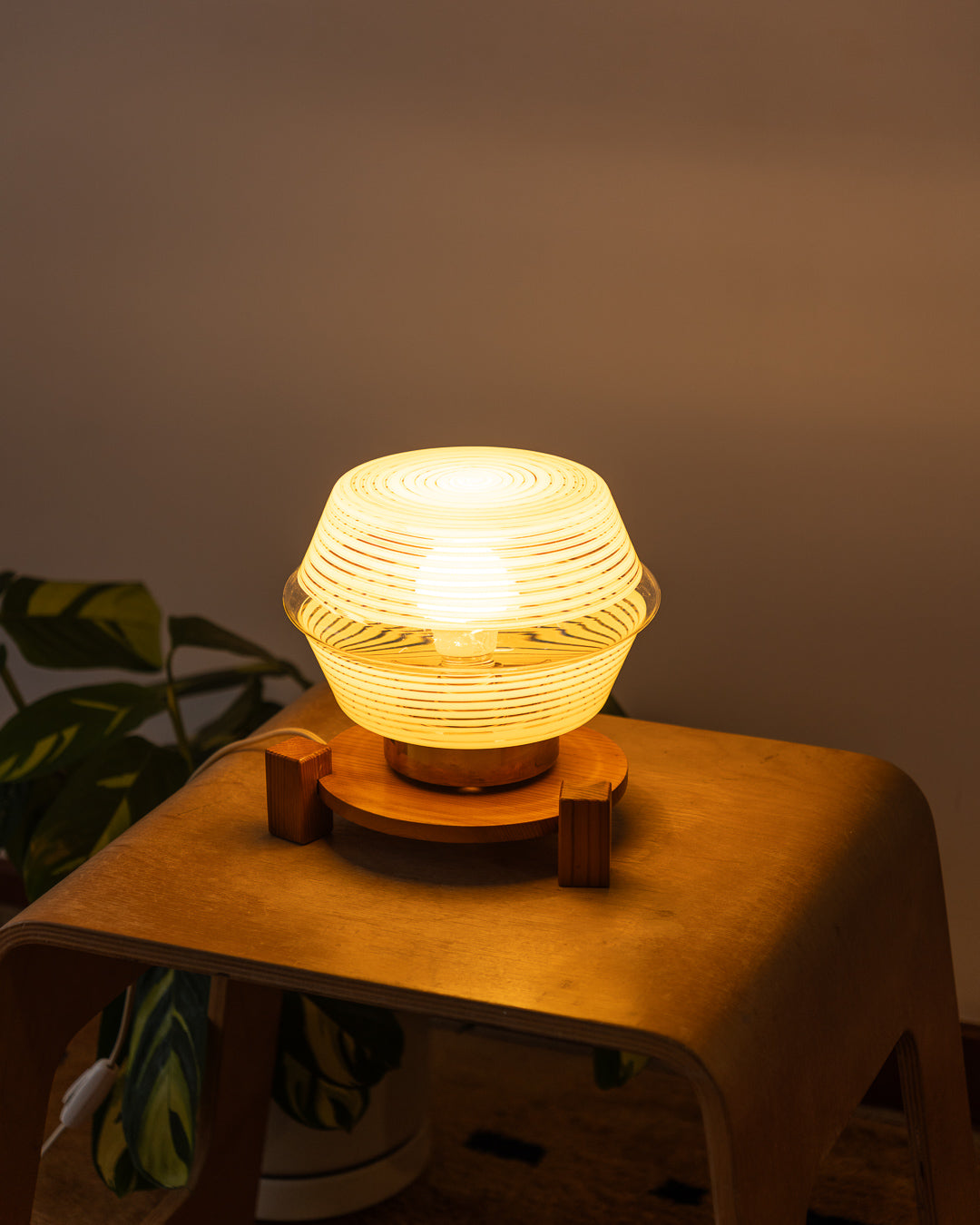 Vintage 1970s wood and painted glass table lamp – Scandinavian style – Vecino Shop