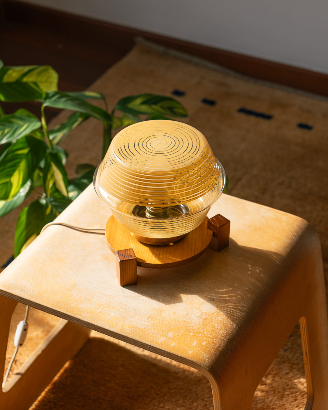 Vintage 1970s wood and painted glass table lamp – Scandinavian style – Vecino Shop