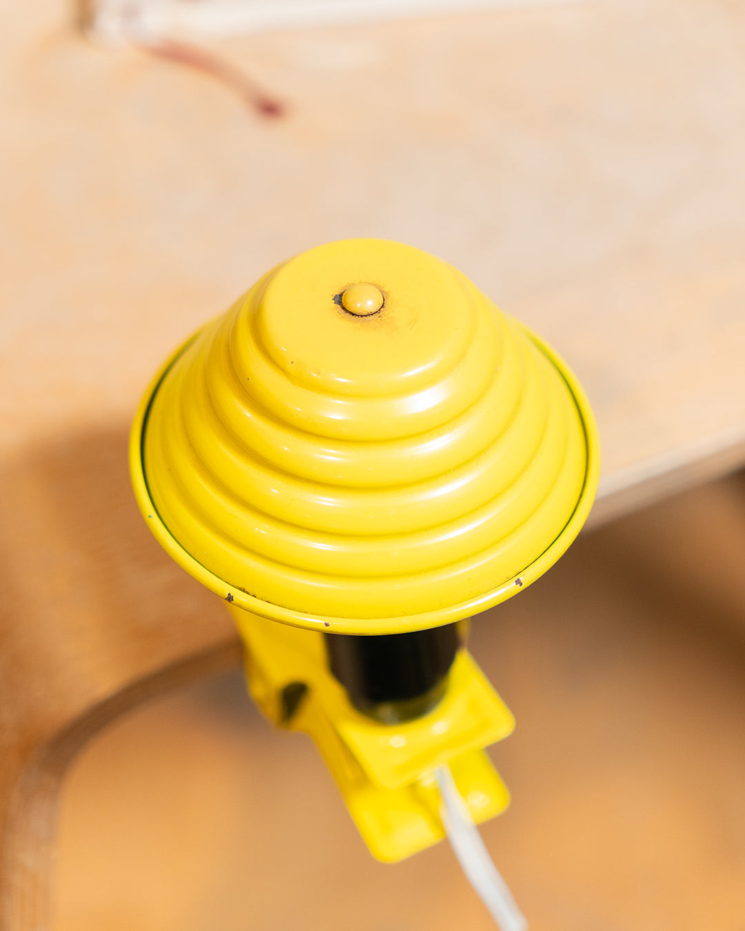 Vintage yellow ribbed mini mushroom clip lamp from the 1960s. Space Age retro by Vecino Shop. 