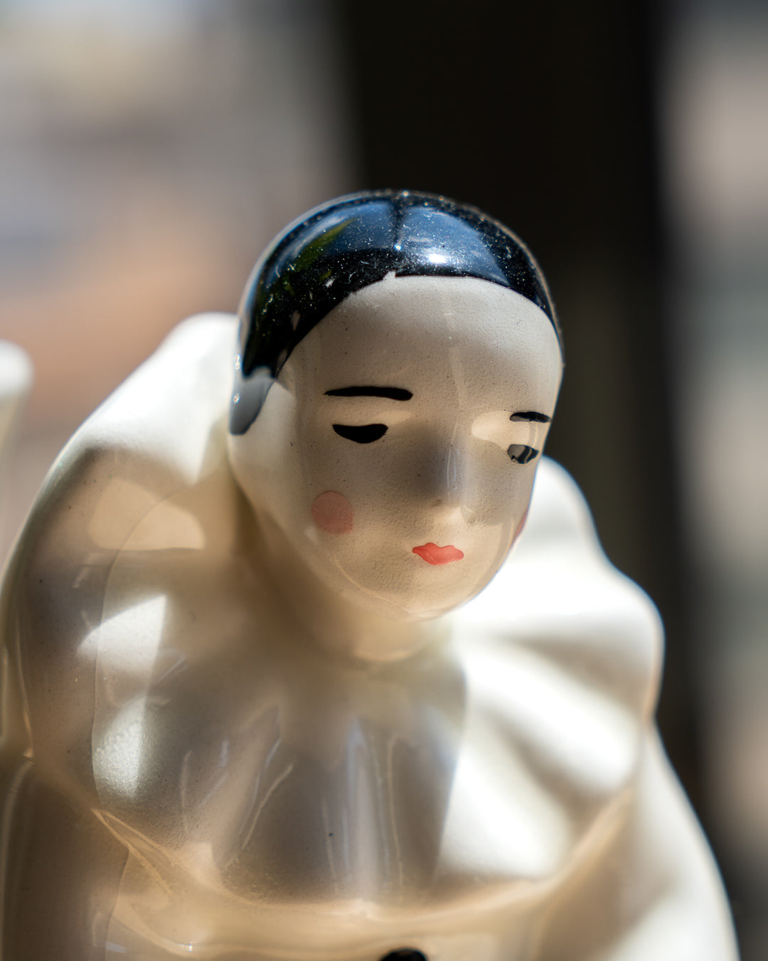 Vintage 1970s Pierrot Harlequin ceramic vase figurine