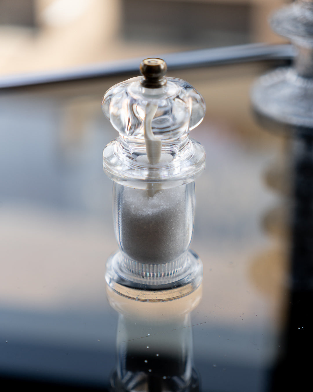 Mid-Century Modern Stoha Design Acrylic Salt Shaker – Vintage West Germany – Vecino Shop