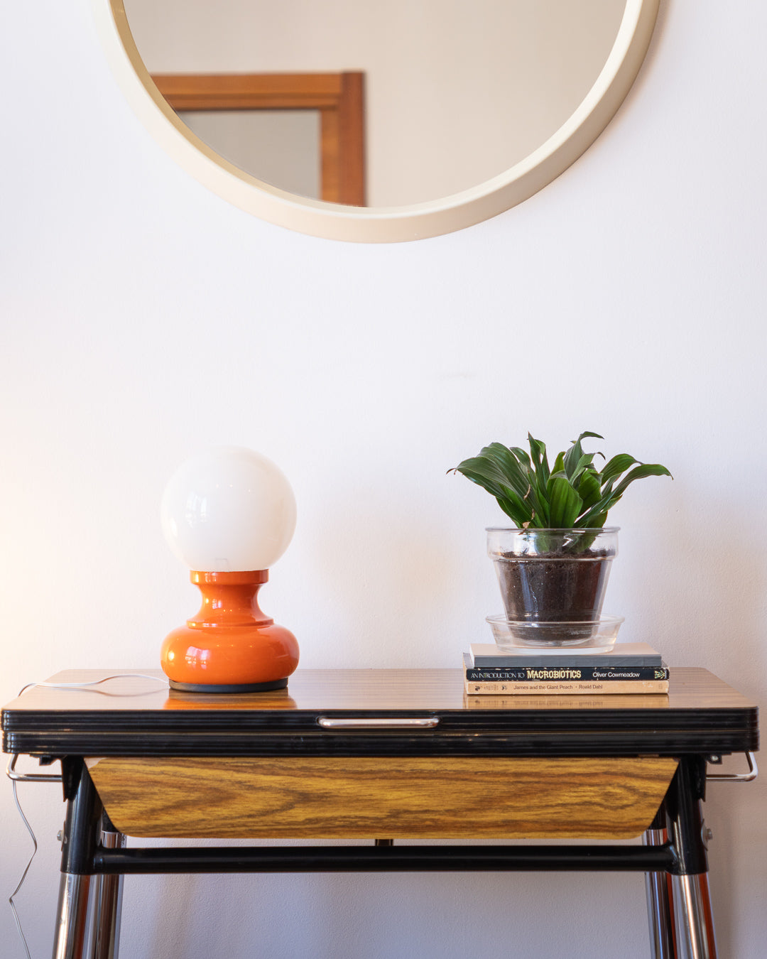 Vintage space age table lamp with white opaline shade and orange vase-shaped base – Vecino Shop