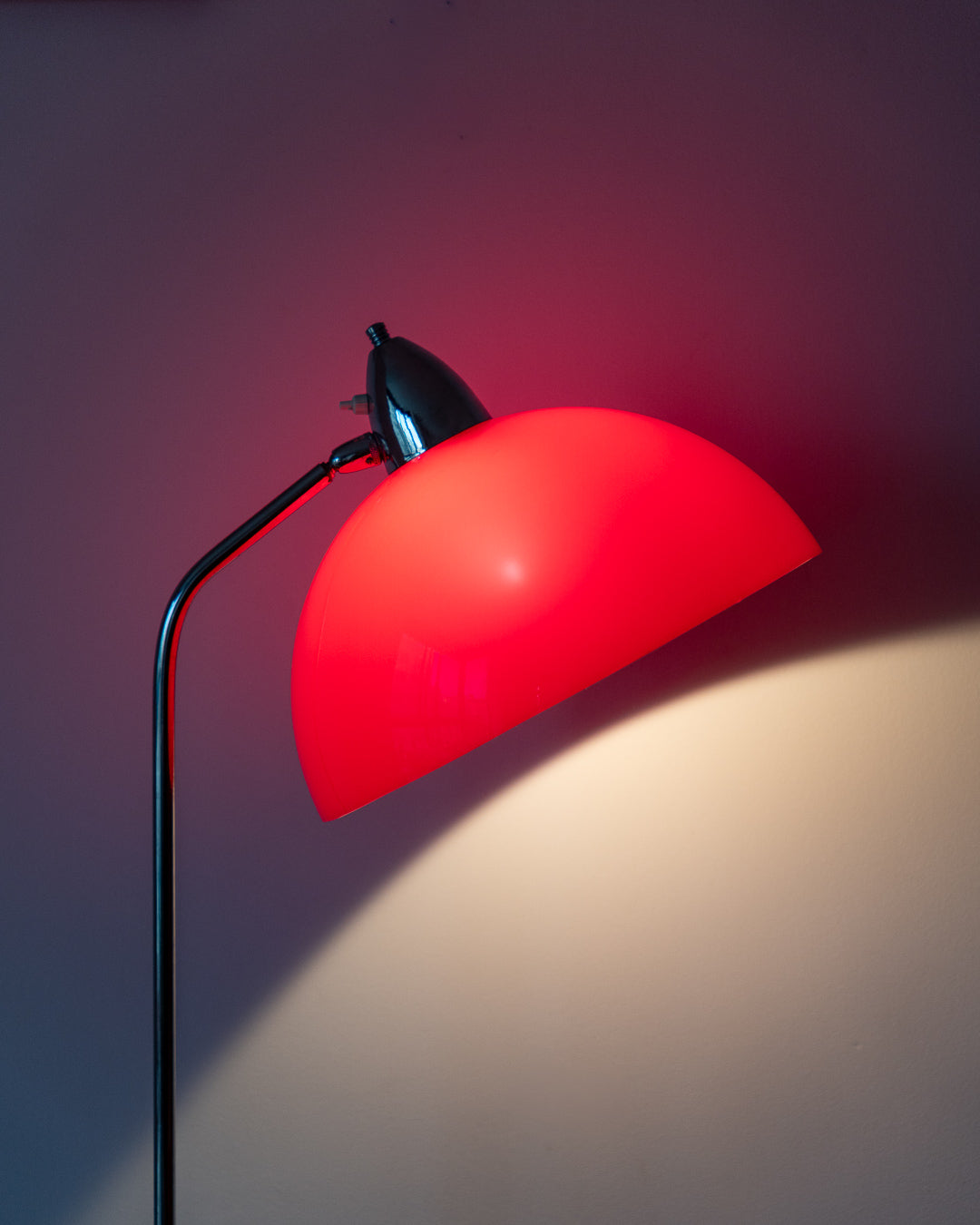 Vintage 1970s Space Age red floor lamp with chrome base and adjustable height – Vecino Shop