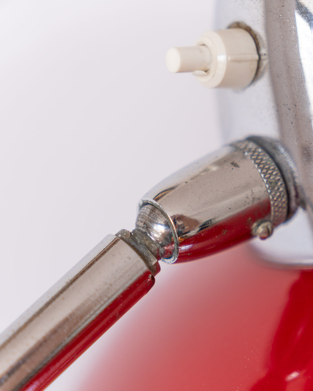 Vintage 1970s Space Age red floor lamp with chrome base and adjustable height – Vecino Shop